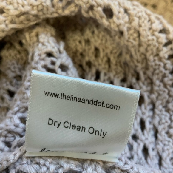 line and dot style LT3185L Tan Open Knit Crochet Look Sweater sz XS - Picture 4 of 5